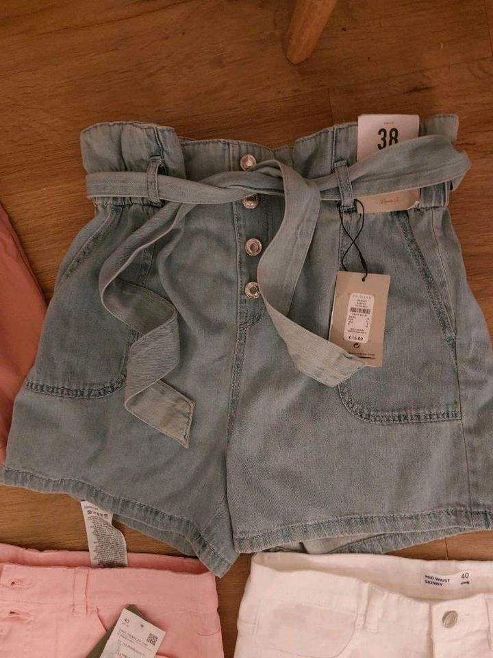 Damen Shorts gr .38/ 40 .Neu . in Hamburg