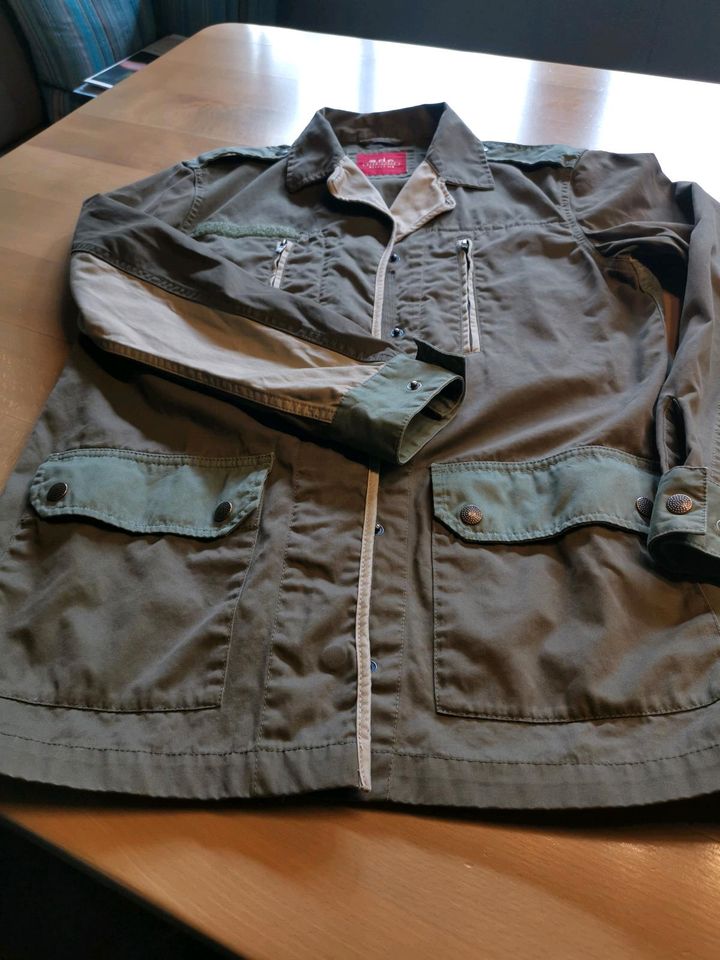 Neue EDC/Esprit Jacke large in Wegberg