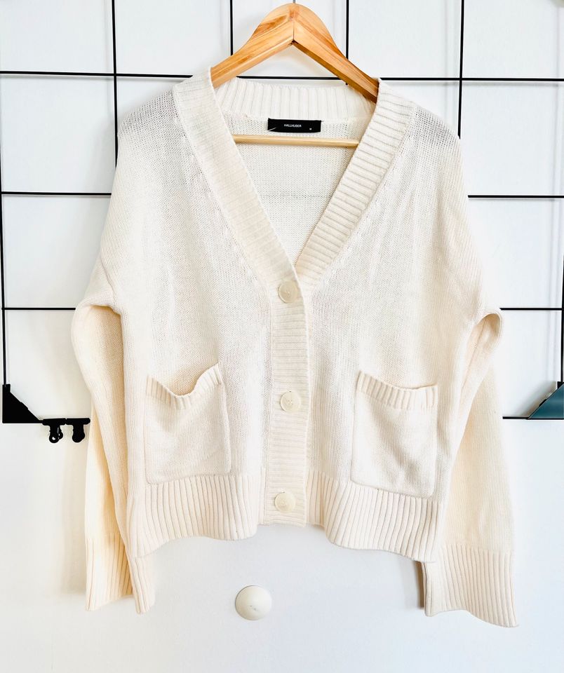 Hallhuber Strickjacke Gr. M Strick Cardigan Creme Jacke in München -  Schwabing-West | eBay Kleinanzeigen ist jetzt Kleinanzeigen