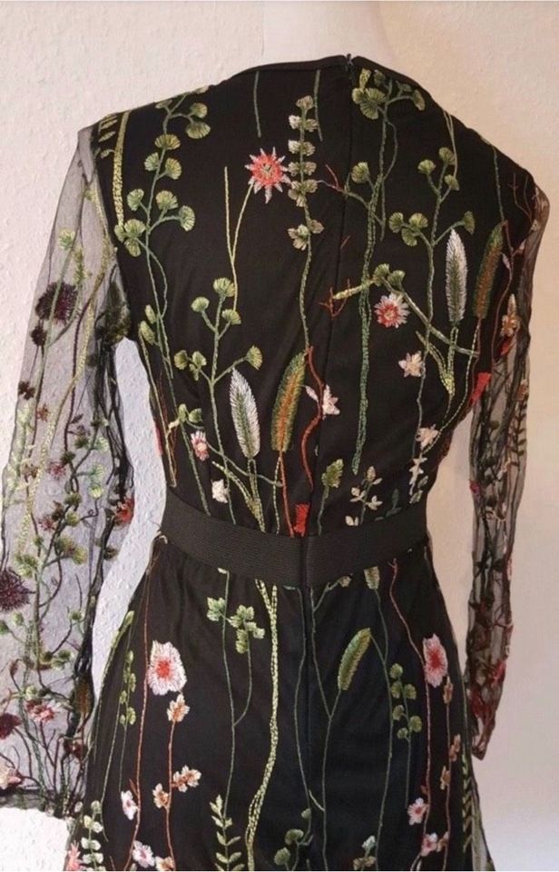 Sommerkleid mit Blumen bestickt Gr XS in Wuppertal