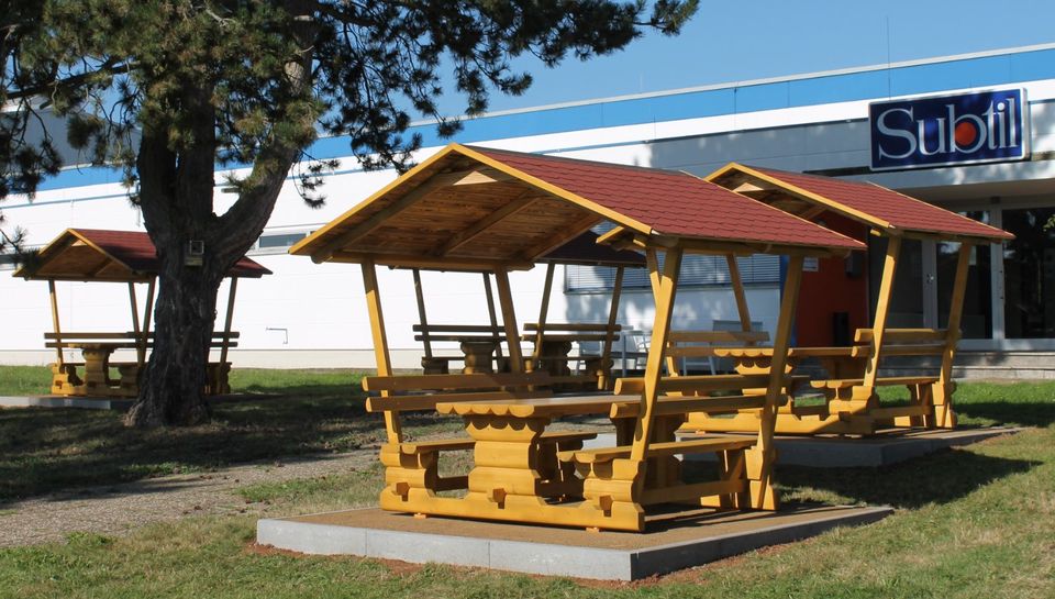 Sitzlaube Pavillon Überdachte Sitzgruppe Hütte Garnitur mit Dach in Massing