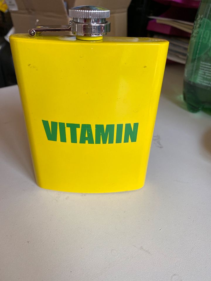 Flachmann gelb „ Vitamin “ in Mönchengladbach