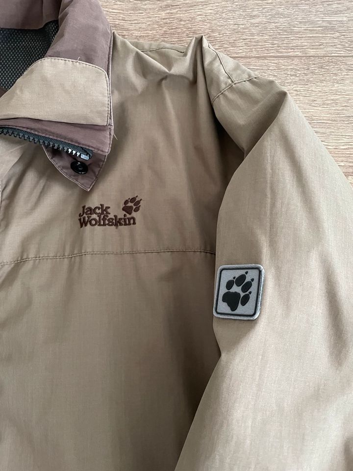 Outdoorjacke von Jack Wolfskin, Größe XL in Dingolfing