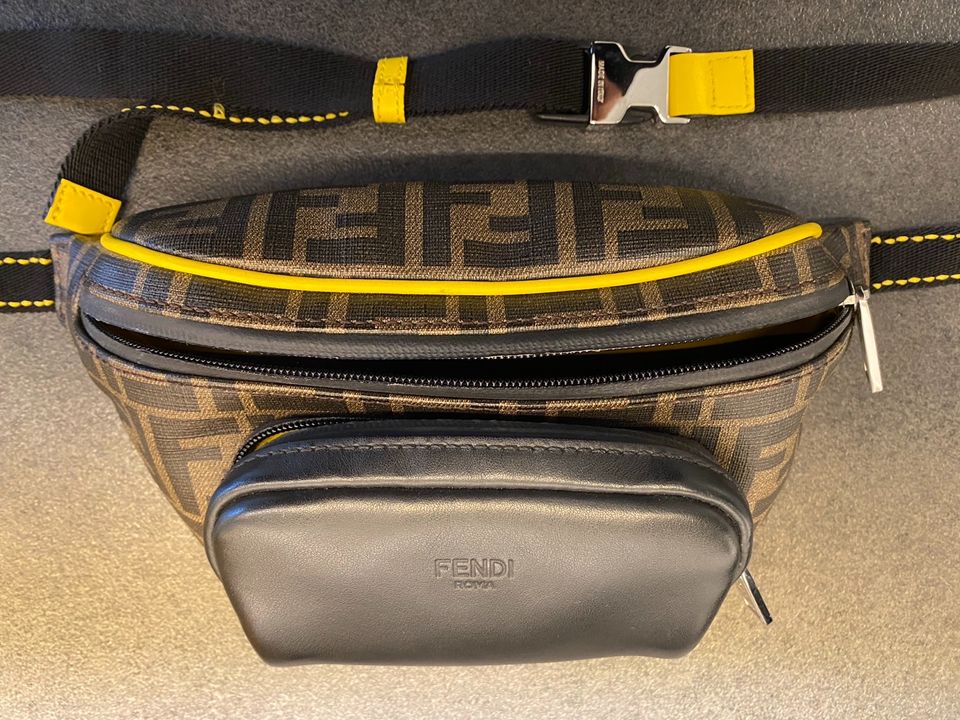 Originale FENDI Bauchtasche / Gürteltasche in Berlin