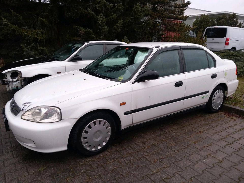 Honda Civic 1,6 CNG im Doppelpack +Tanks zusätzlich in Großröhrsdorf