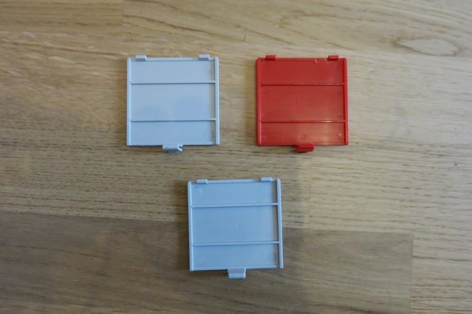 Nintendo Gameboy Batterire Deckel Grau Rot DMG in Taufkirchen