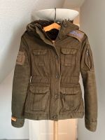 Superdry Jacke Winterjacke XS grün Niedersachsen - Tostedt Vorschau