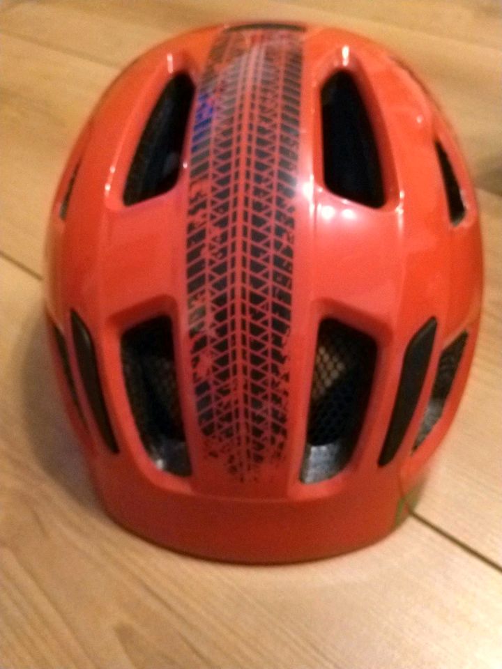 Fahrradhelm Cratoni Größe 51-56 mit Rücklicht in Ainring