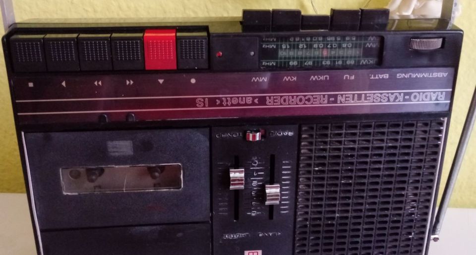 Anett DDR Radio Kassetten Recorder mit Hülle - funktioniert in Sachsen -  Grüna (Sachsen) | Radio & Receiver gebraucht kaufen | eBay Kleinanzeigen  ist jetzt Kleinanzeigen