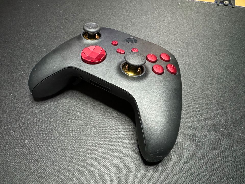 Custom XBOX Series X/S Controller in Wuppertal