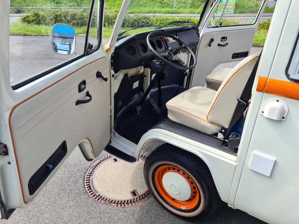 VW T2ab Adventure Camper EINZELSTÜCK TRAUMBULLI TOP ZUSTAND in Menden