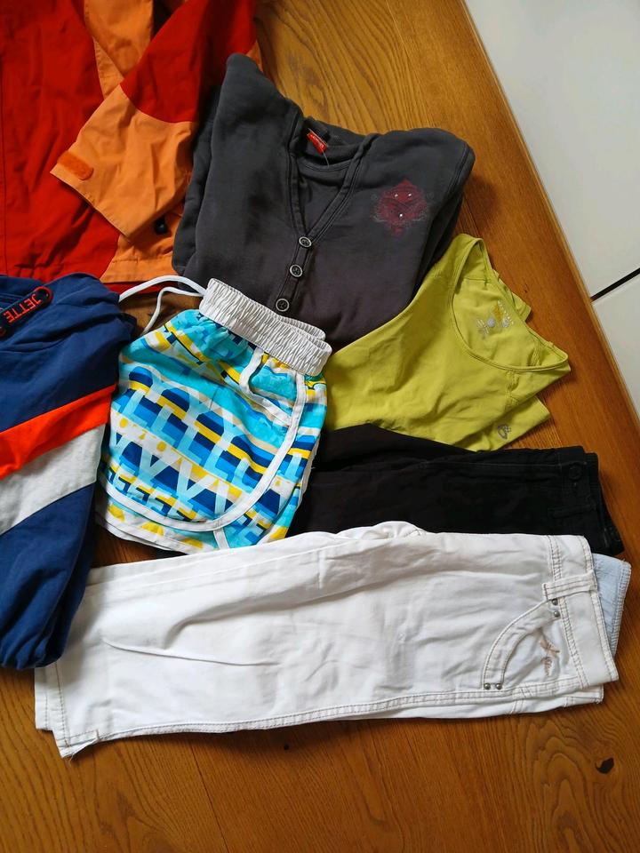 Reserviert Paket Jack Wolfskin S Oliver jette joop Sporthosen in Korb