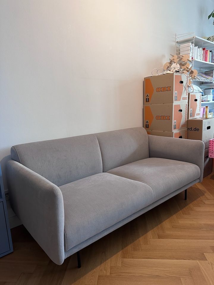 Sofa, Berne BoConcept, hell grau, 2,5 Sitzer, Zweieinhalbsitzer in Hamburg