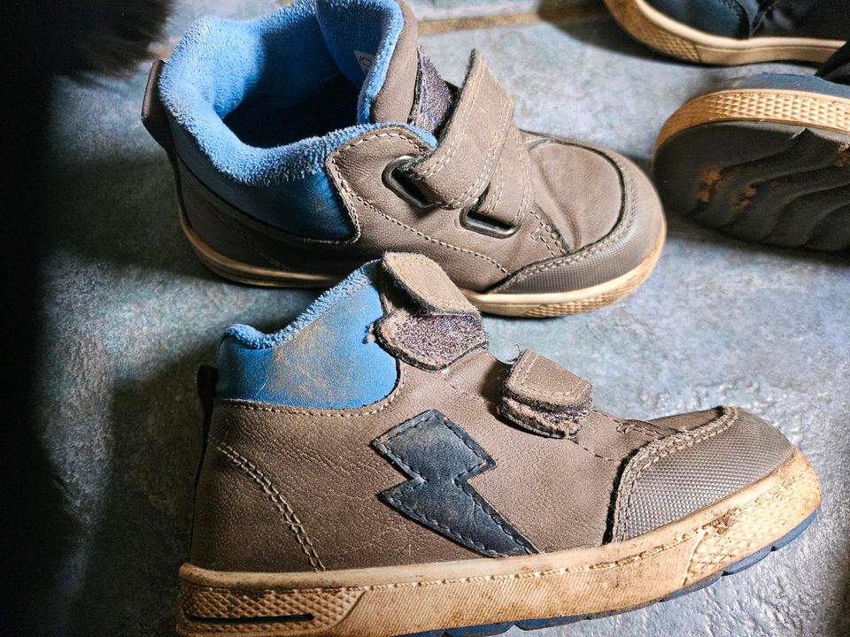 Schuhe für Jungen zum Übergang Gr. 25 in Finneland