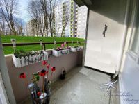 Renovierte 3-Zimmer Wohnung mit großem Wohnzimmer und Balkon in ruhiger Lage Kiel-Mettenhofs Kiel - Mettenhof Vorschau