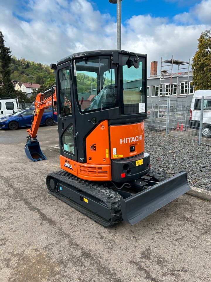 HITACHI ZX26U-6 Kompaktbagger mit MS03 SW und Tieflöffel - NEU in Remshalden