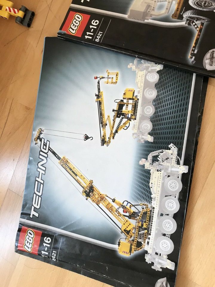 Lego Technic 8421 Kran groß gelb in Berlin