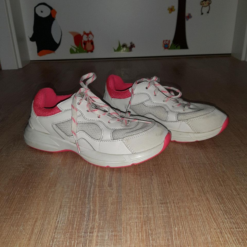 2 Paar Turnschuhe Sneaker Gr. 34 in Seth Holstein