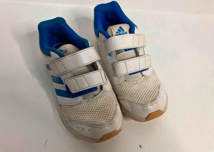 Kinderschuhe Adidas 30 in Salzgitter