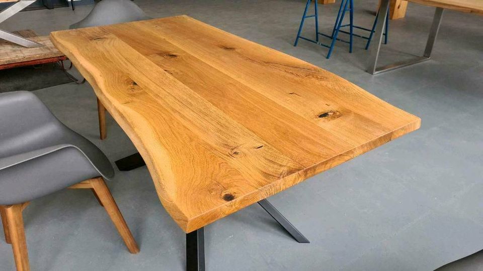 Esstisch Eiche Maßanfertigung vollmassiv X Füsse Holztisch Tisch in Herford