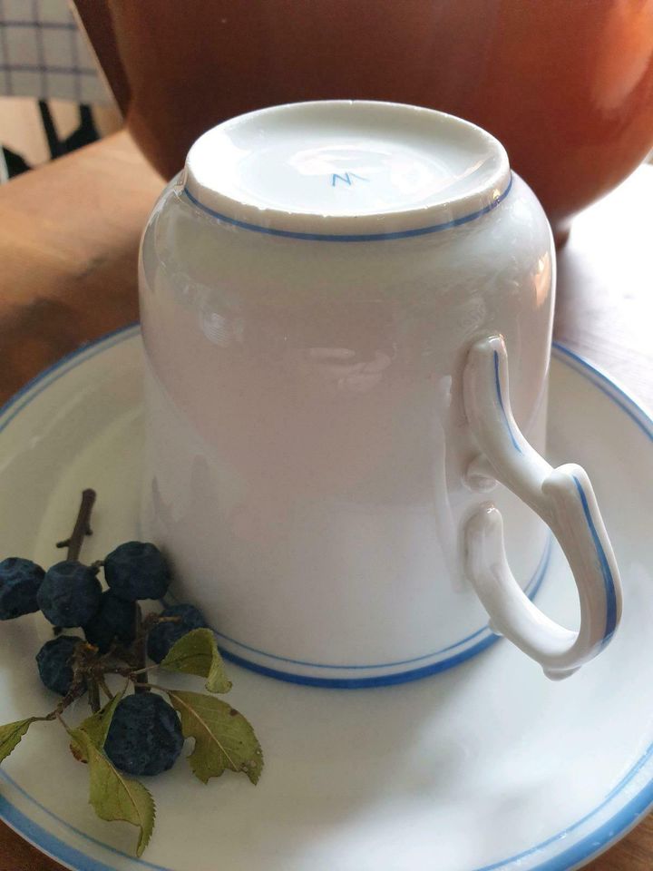 ältere Namens Tasse, französisch, Camille, brocante in Celle