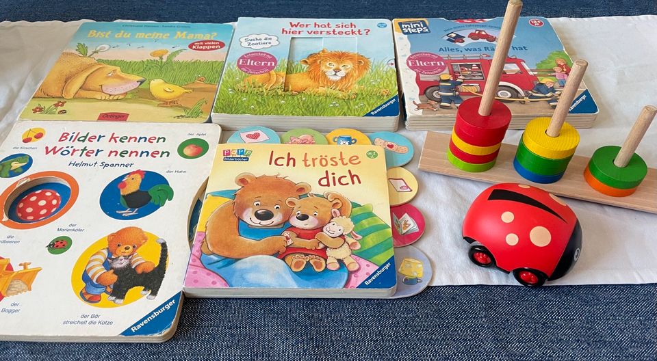 Bücher und Spielset ab 18 Monaten in Berlin