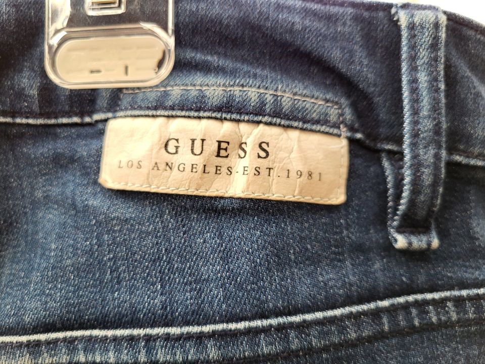 Guess Jeans blau Herren Hose Gr. 30 in Moosburg a.d. Isar