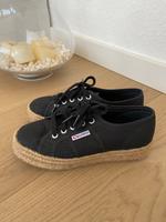SUPERGA SNEAKER PLATEAU 38 WIE NEU Hessen - Wiesbaden Vorschau
