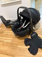 Maxi Cosi Babyschale mit Neugeborenen Aufsatz + isofix base Berlin - Spandau Vorschau