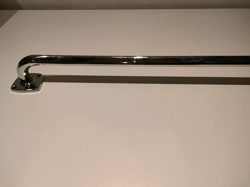 Handtuchhalter/Handtuchstange Edelstahl (87cm x 9,5cm x 6,5cm) in Duisburg