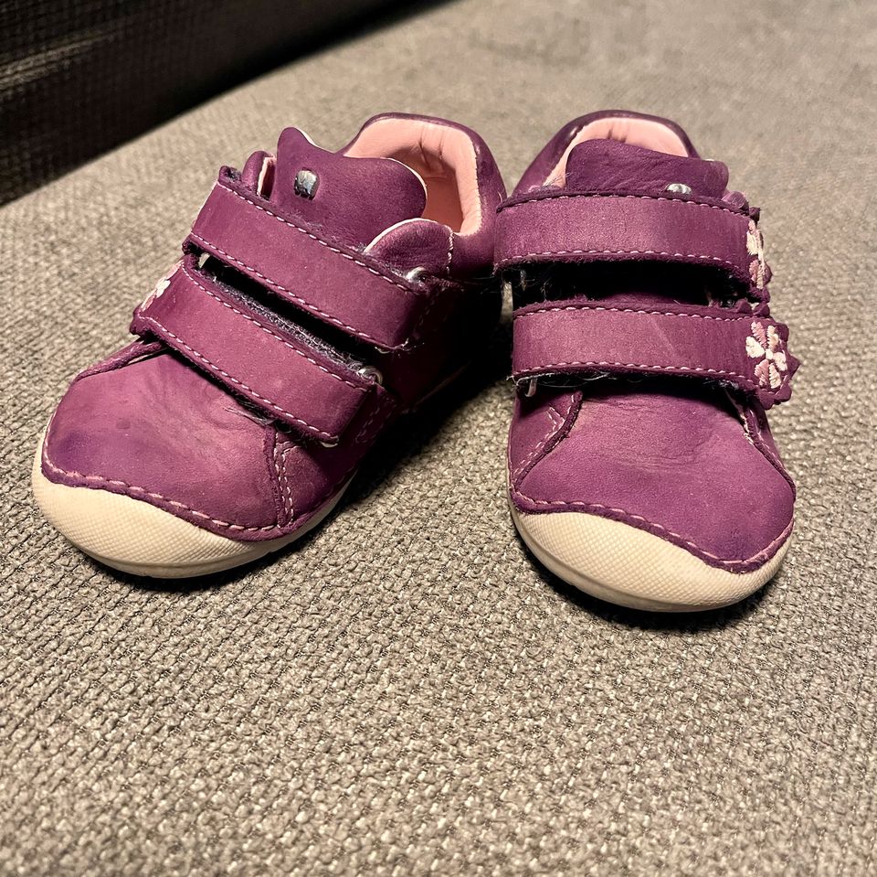 Kinderschuhe /Babyschuhe Größe 19 Elefanten in Rötha