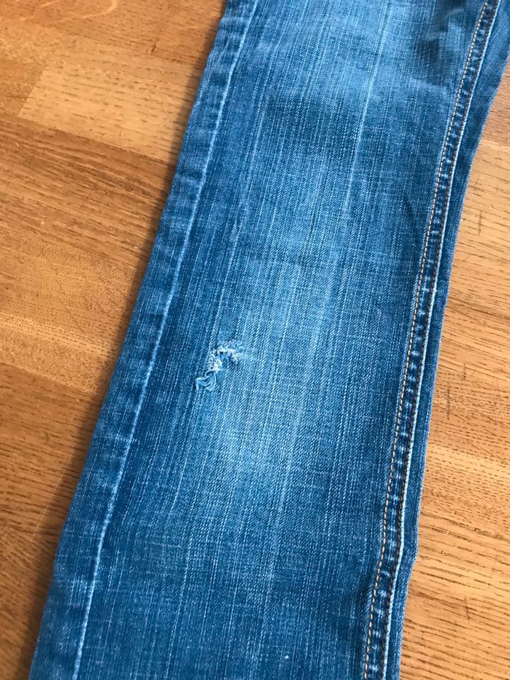 Jeans von ESPRIT + lange Strickjacke von FITZ in Gr. 146 in Ravensburg