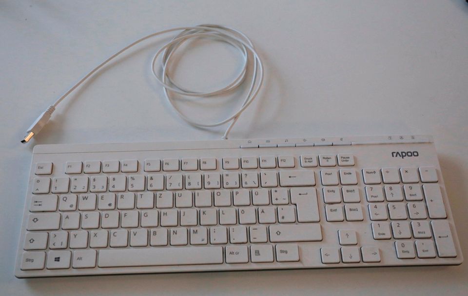 Tastatur, Mulimedia-Keyboard, weiß, USB-Kabel, PC und Mac in Frankfurt am Main