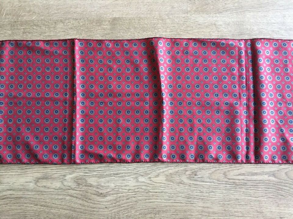 Bordeaux farbenes Halstuch mit blauem Muster, Länge: ca 154 cm in Nickenich