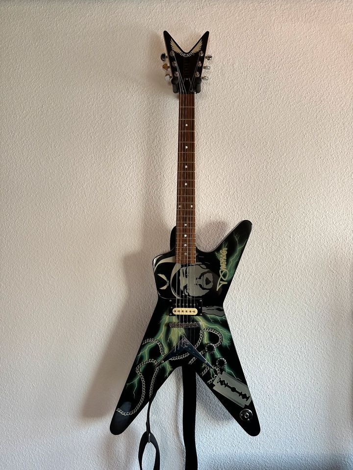 Dean Dimebag Blade Tribute Drop C in Tübingen