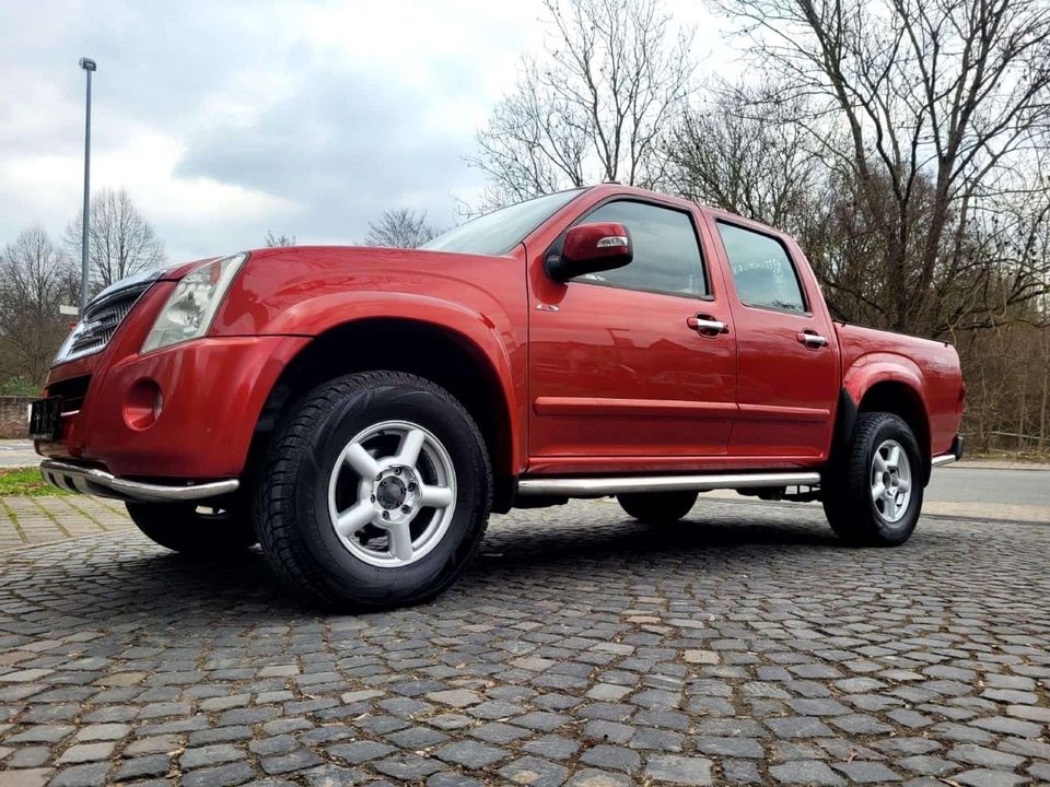 Isuzu D-Max 3.0 4x4 Double Cab Autm. Custom AHK-NAVI-L in Groß-Gerau