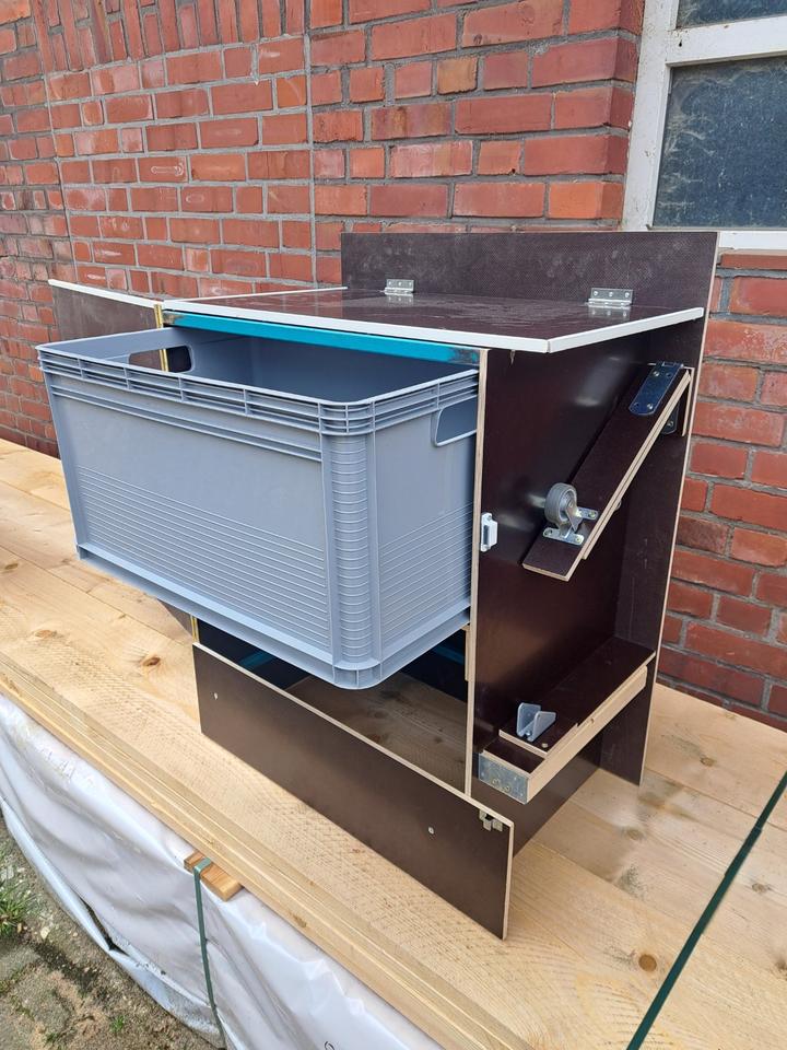 Zeitgesteuerter Futterautomat/Heuraufe - Bausatz für Eigenanbau in Hamminkeln