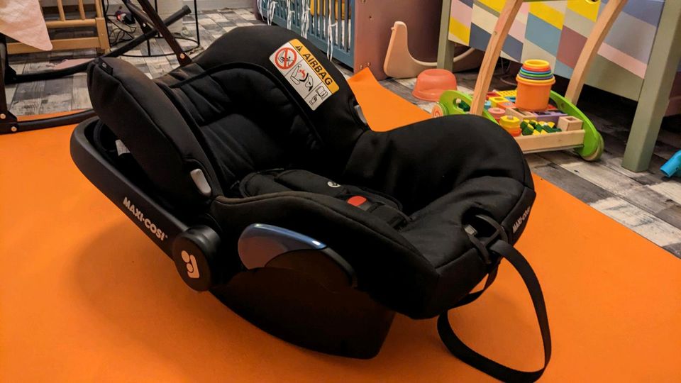 Maxi Cosi Babyschale Autoschale in Dresden