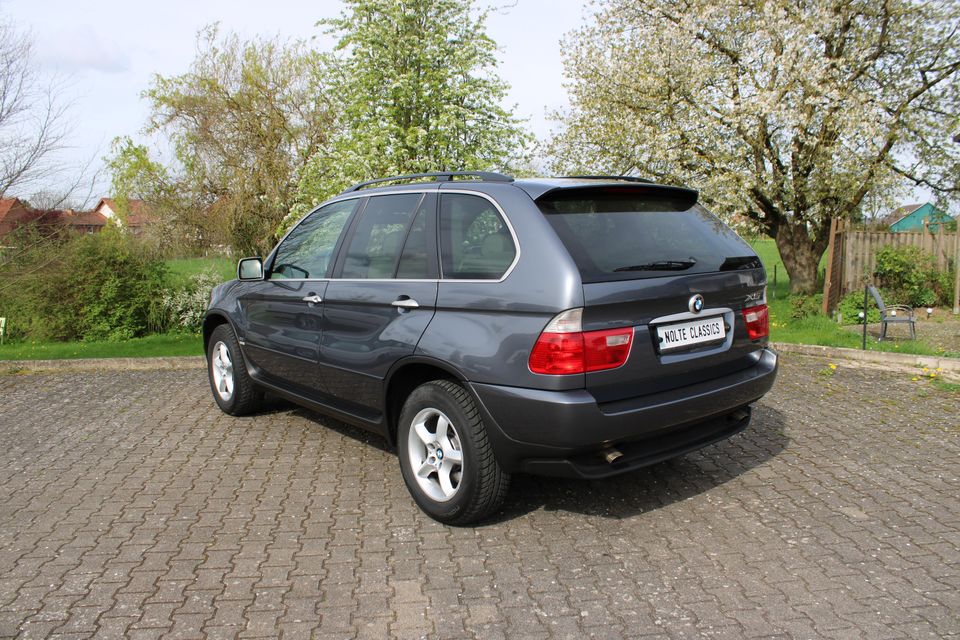 BMW E53 X5 3.0i *erst 92tkm.* *Leder* *Xenon* *Scheckheft* in Willebadessen