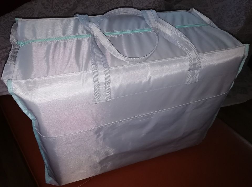 Dibapur Bandscheibenwürfel 55x45x35 mit Bezug und Tasche wie neu in Freystadt