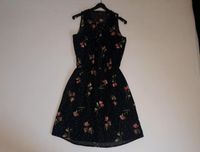 Neu Kleid schwarz mit Rosen Damen XS Hessen - Villmar Vorschau