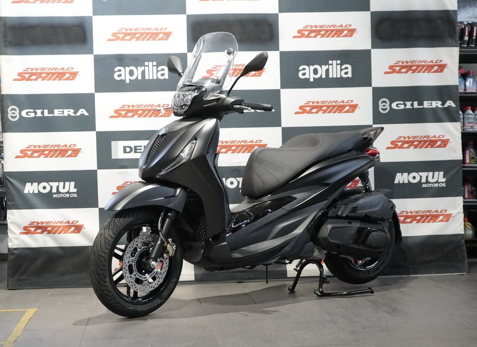 Piaggio Beverly SE Deep Black 400 neu in Kassel