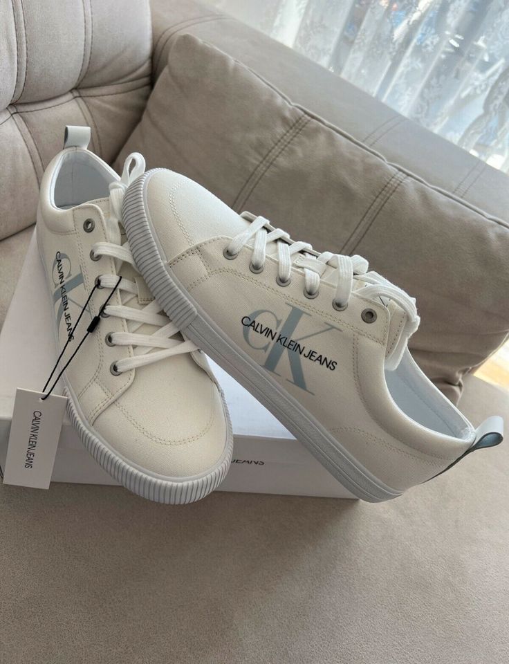 Calvin Klein Jeans Sneakers weiß / Beige Gr.44 **Neu** in Hessen - Mühlheim  am Main | eBay Kleinanzeigen ist jetzt Kleinanzeigen