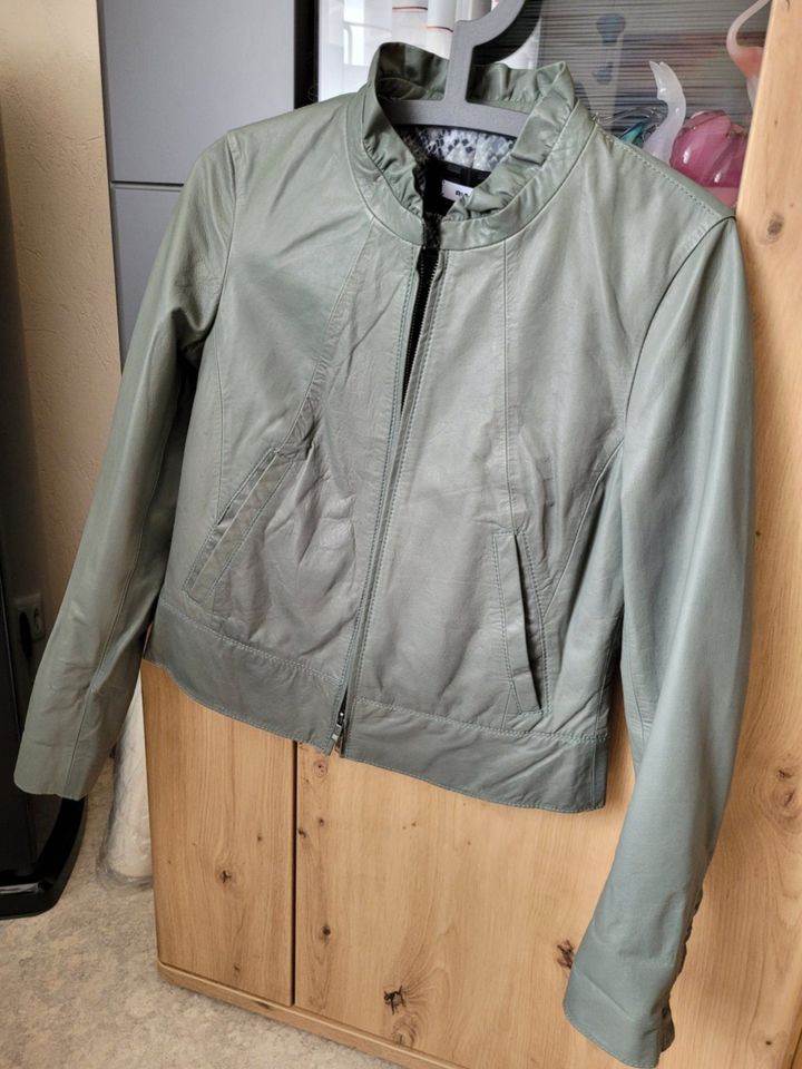 Riani Lederjacke mit Etikett Größe 34 top Leder Farbe sagegrün in Wolfenbüttel