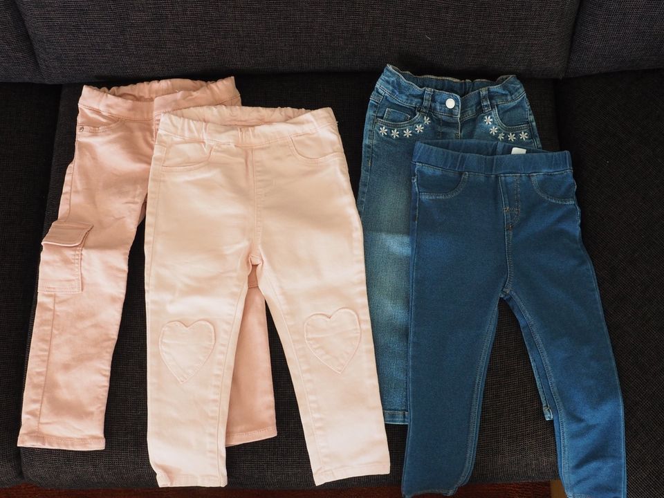 4 Jeans Hosen Jeggings Leggings von H&M / C&A - Größe 92 in Esslingen