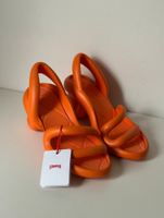 Camper Kobarah neu Schuhe Sandalen Sandaletten orange 39 in OVP Friedrichshain-Kreuzberg - Kreuzberg Vorschau