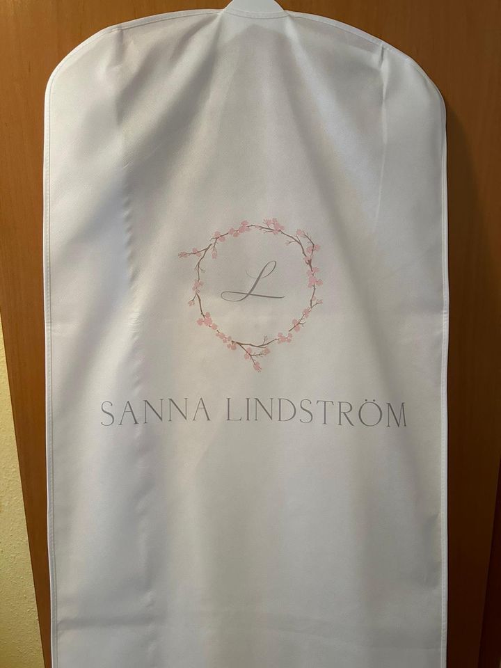 Brautkleid von Sanna Lindström NEU UND UNGETRAGEN in Willich