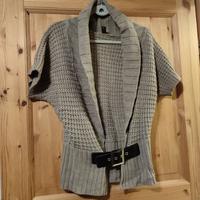 Strickjacke mit Gürtelschnalle beige gr. L von Madonna NOCH DA ⚠️ Niedersachsen - Friedeburg Vorschau