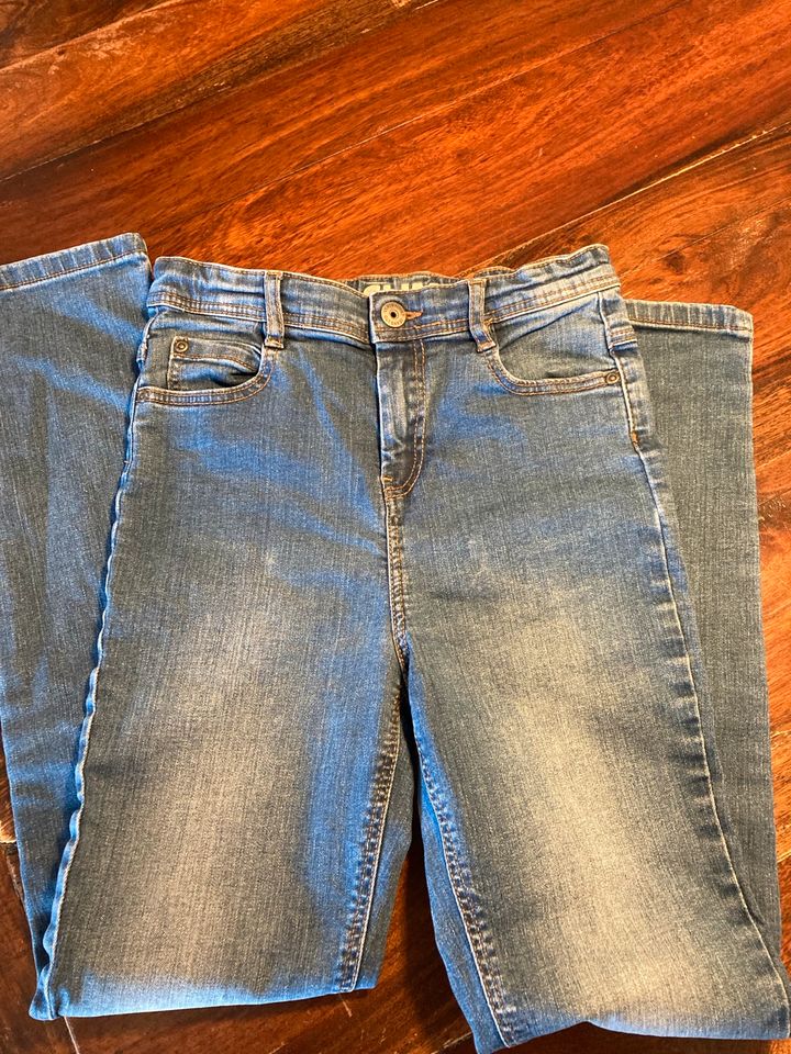 Vertbaudet Jeans Hose Jungen Slim Gr. 152 in Hückeswagen