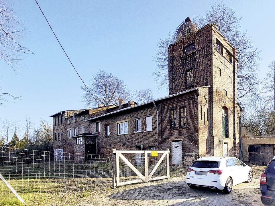 AUKTION: Wasserturm und Transformatorenhaus mit Fledermausquartier in Hohenmölsen